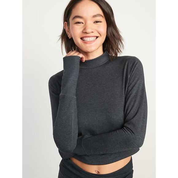 Old Navy Tops - Womens Medium Old Navy CozeCore Go-Dry Long-Sleeve Cropped Gray Top